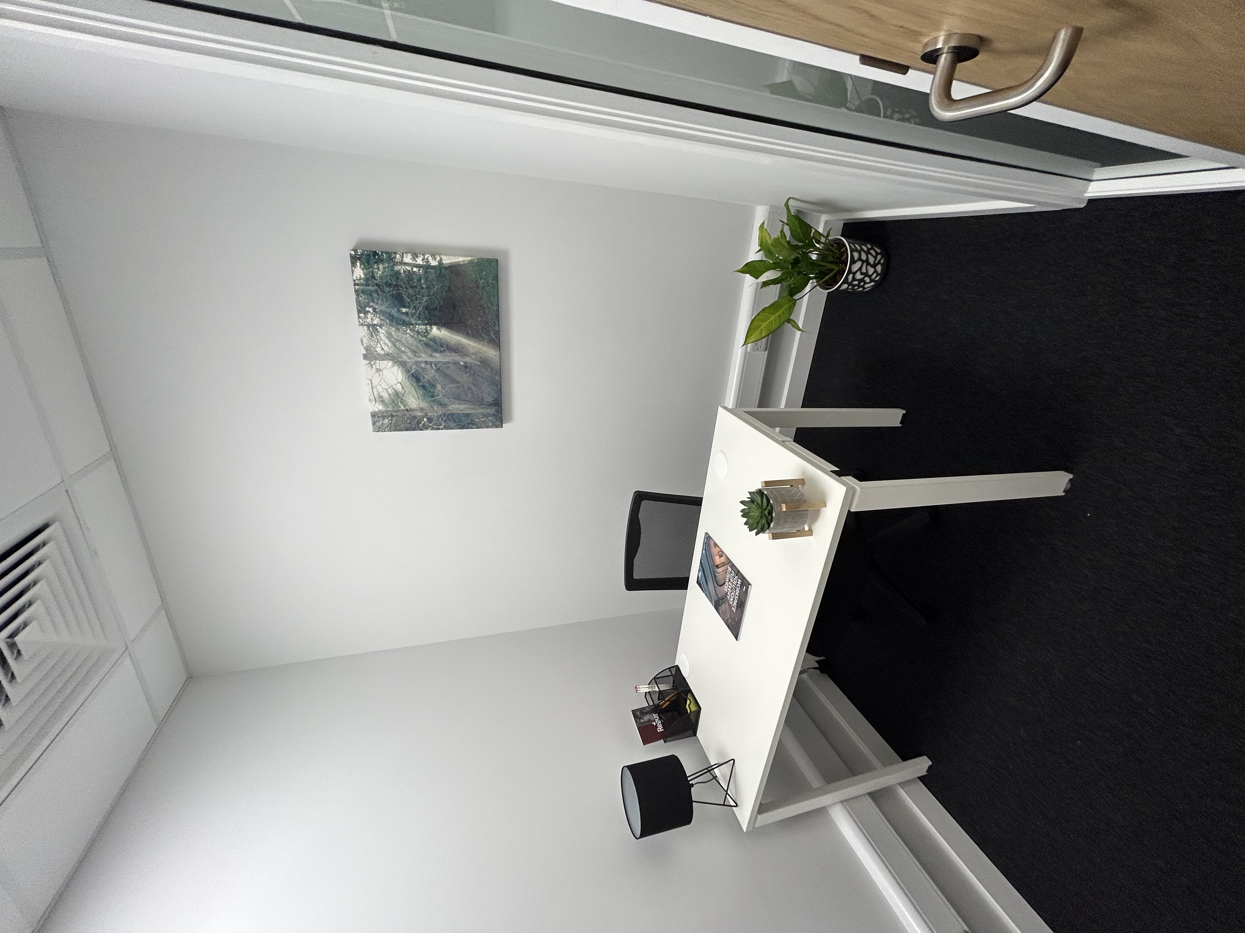 Office in Wigan - photo 2